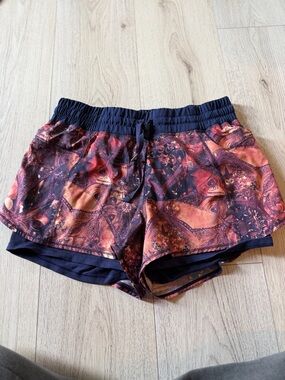 CALIA Carrie Underwood Printed 2-in-1 Running Shorts Medium